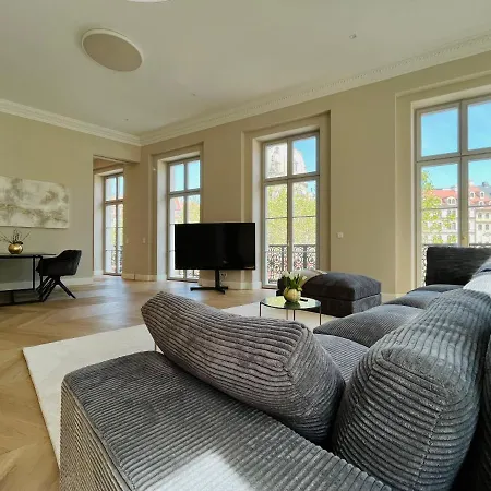 Luxury / 3-raum-suite An Der Frauenkirche / 2 *