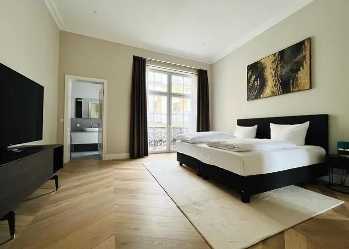 Luxury / 3-raum-suite An Der Frauenkirche / 2 Dresden
